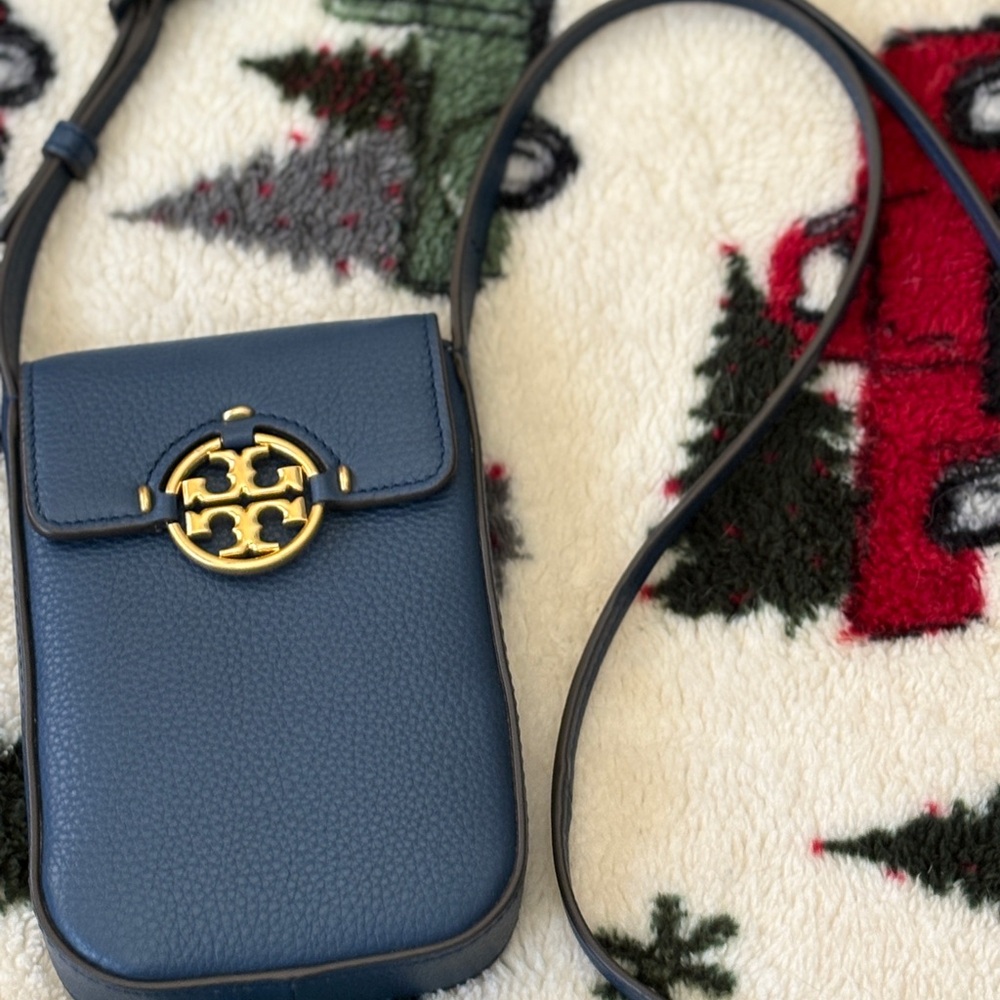 TORY BURCH MILLER LEATHER PHONE CROSSBODY EUC❤️ ONLY USED TWICE! NO COVER BAG